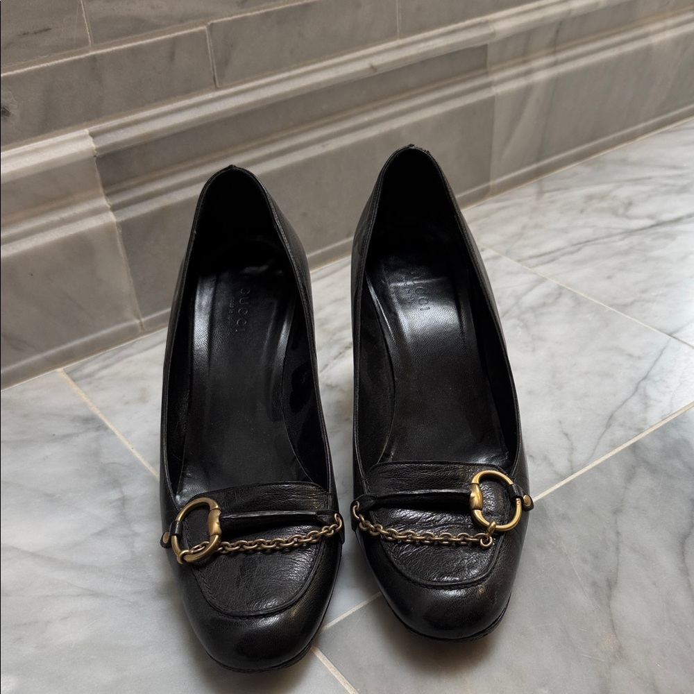 Gucci Elegant Black Leather Women's Shoes - Picture 1 of 5